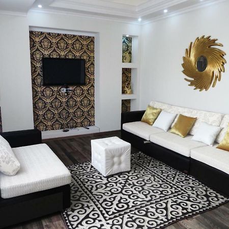 Comfort Apartment Bishkek Exterior photo