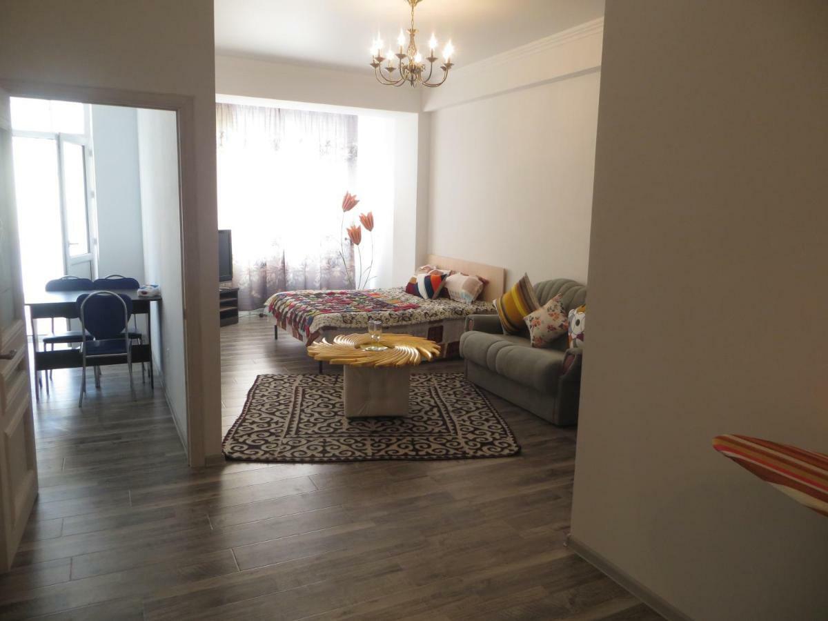 Comfort Apartment Bishkek Exterior photo